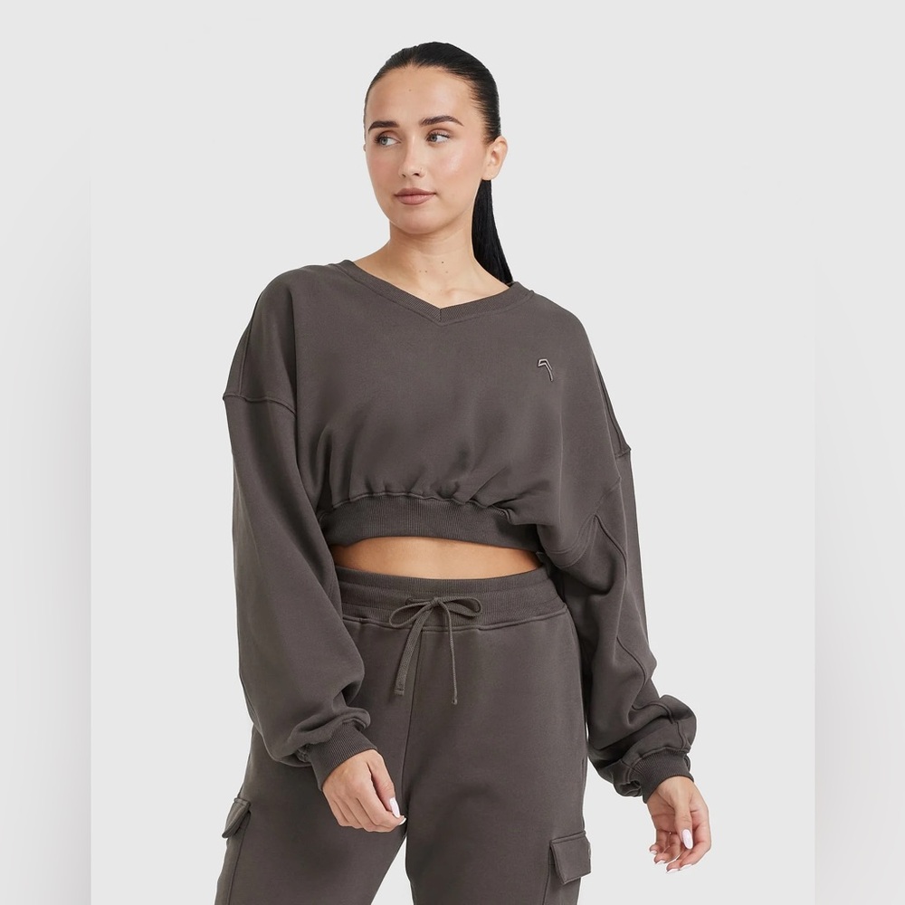 Oner active - All Day Lightweight Oversized V-Neck Sweatshirt | Deep Taupe - S